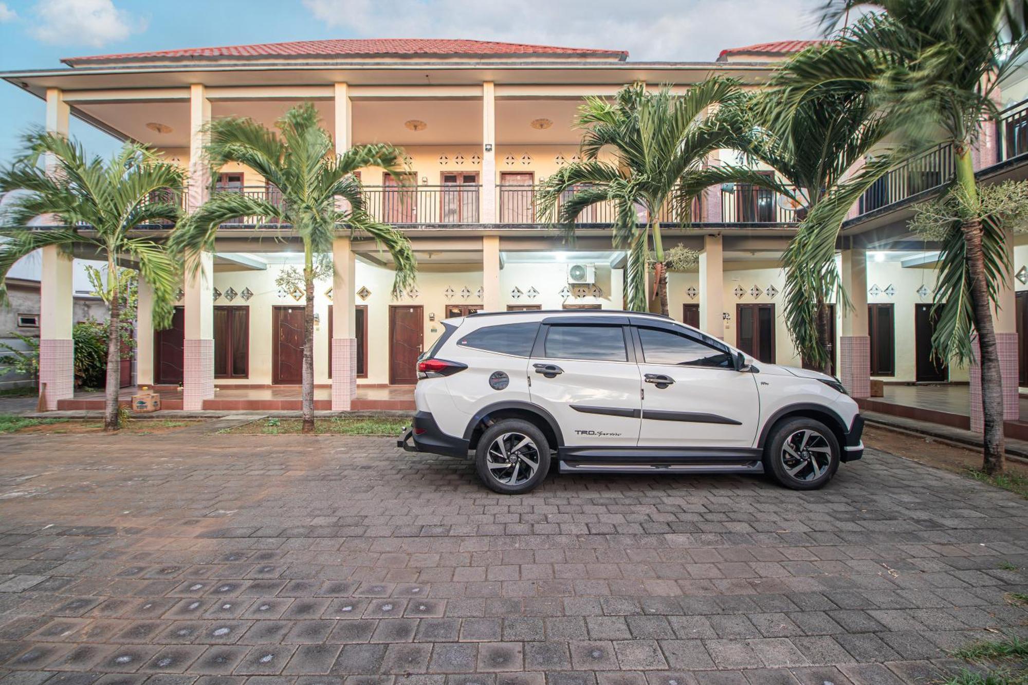 Oyo Life 93504 Kost Krisna Hotel Temukus Ngoại thất bức ảnh